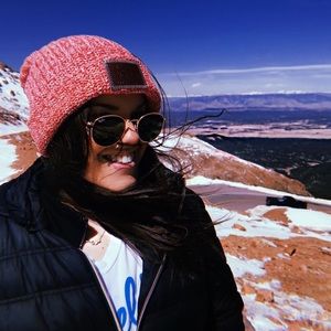 Meet your Posher, Caroline